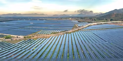 ABEI-Energy-y-Nomura-cierran-con-exito-una-financiacion-HoldCo-por-valor-de-175-millones-de-euros.avif
